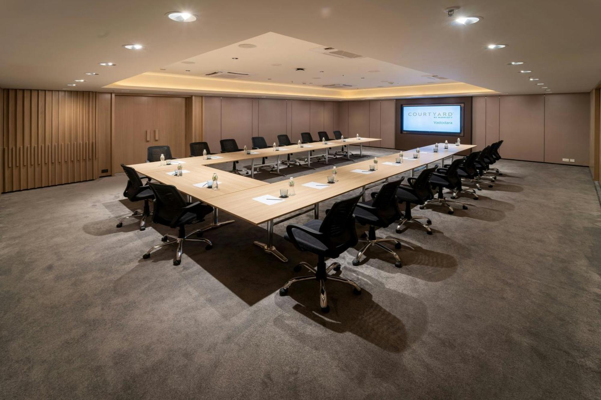 Courtyard By Marriott Vadodara Extérieur photo
