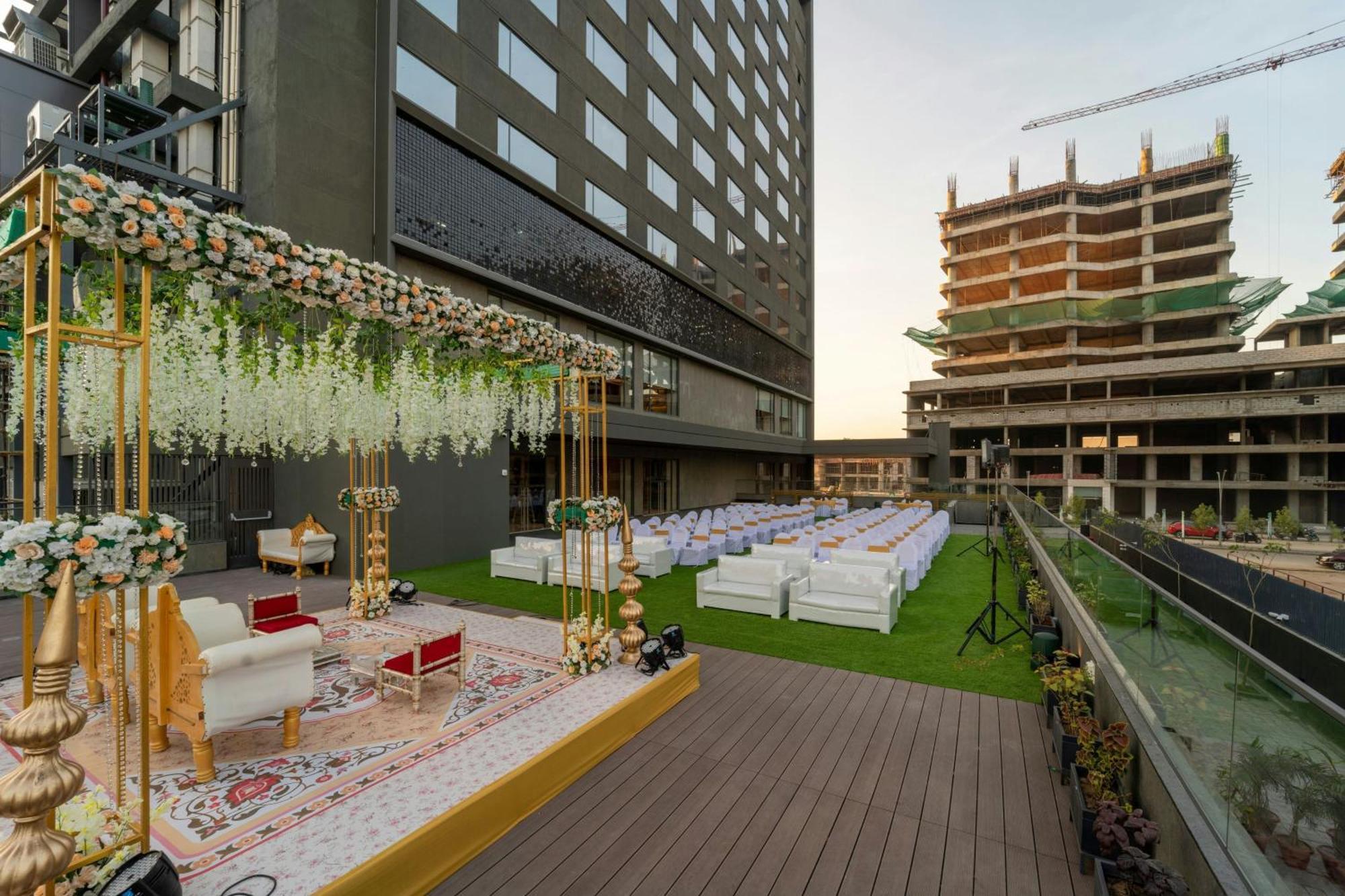 Courtyard By Marriott Vadodara Extérieur photo
